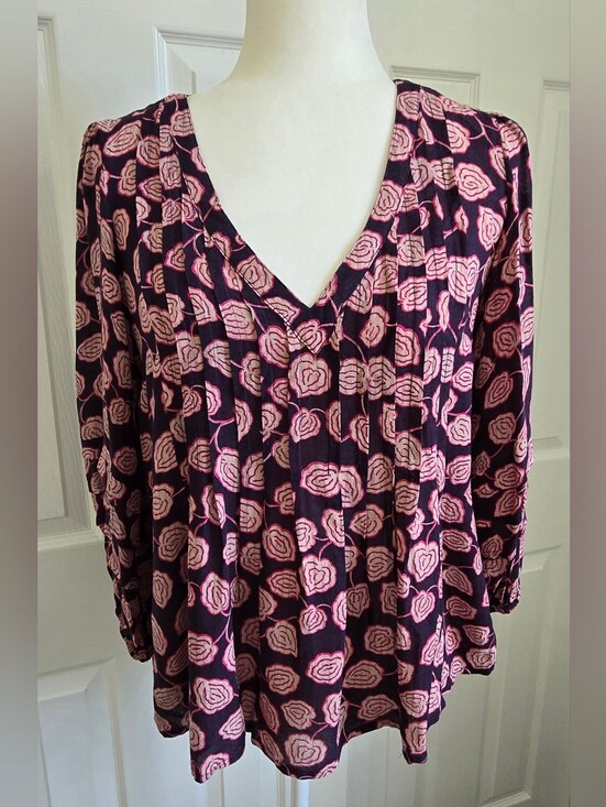 Maeve Tops - Maeve Anthropologie Cathy Pleated V-Neck Floral Blouse Top Pink Purple XS